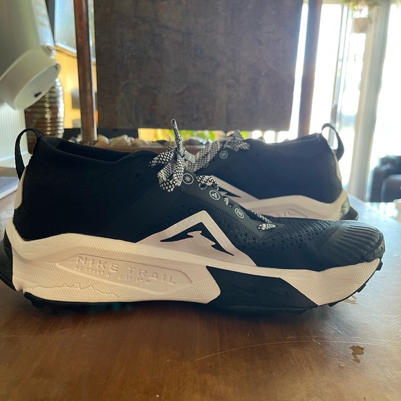 Nike ZoomX Zegama Trail Women’s Size 9 B ~ worn once - Picture 14 of 16